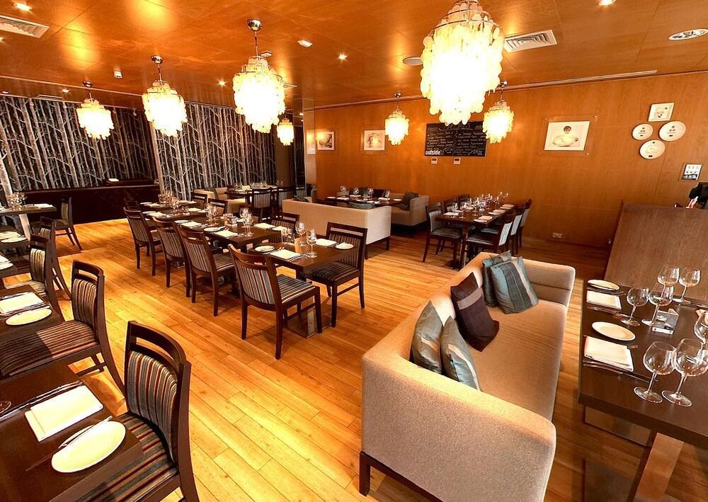 Beales Hotel แฮตฟิลด์ ภายนอก รูปภาพ