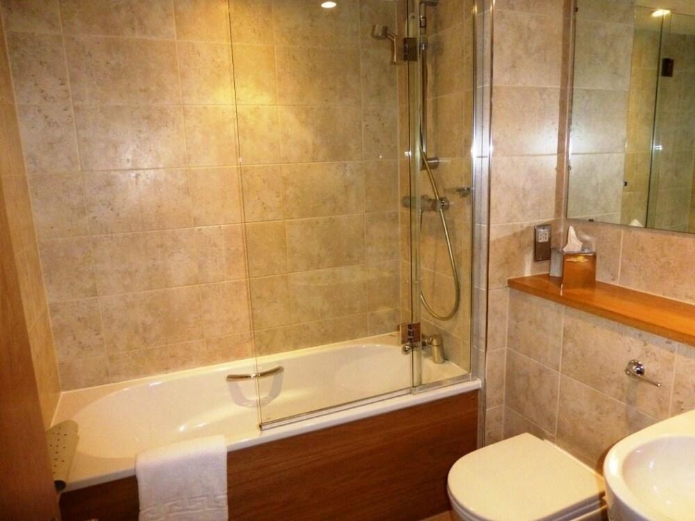 Beales Hotel แฮตฟิลด์ ภายนอก รูปภาพ