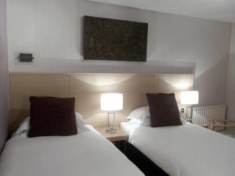 Beales Hotel แฮตฟิลด์ ภายนอก รูปภาพ